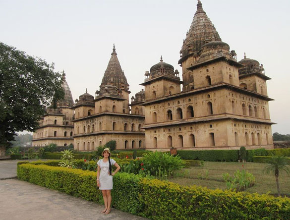 Yuli Rozo Enjoying Orchha Tour