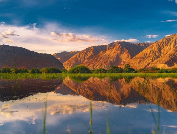 Pangong Lake, It is a highest land locked lake